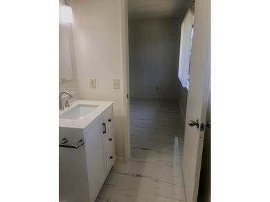 Great location, has new metal roof, new appliances, countertops - photo 11