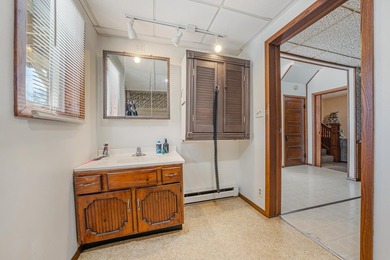 INVESTOR OPPORTUNITY - Huge up/down duplex with upper unit - photo 12