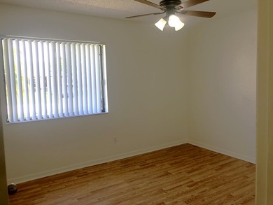 Great location, has new metal roof, new appliances, countertops - photo 12
