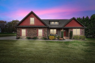 Welcome Home to the sought after D1 neighborhood of Old Mill - photo 2