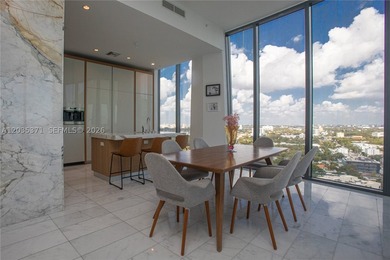 Top floor *D* line transformed by owner to a 4 bed / 3 bath - photo 3