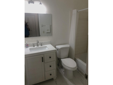 Great location, has new metal roof, new appliances, countertops - photo 16