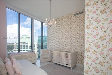 Top floor *D* line transformed by owner to a 4 bed / 3 bath - photo 8