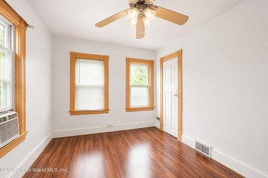 Detached under 500k is almost impossible to find ! Dont miss - photo 19