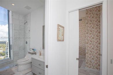 Top floor *D* line transformed by owner to a 4 bed / 3 bath - photo 10