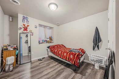 INVESTOR OPPORTUNITY - Huge up/down duplex with upper unit - photo 20