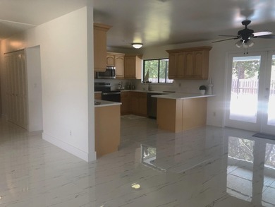 Great location, has new metal roof, new appliances, countertops - photo 20
