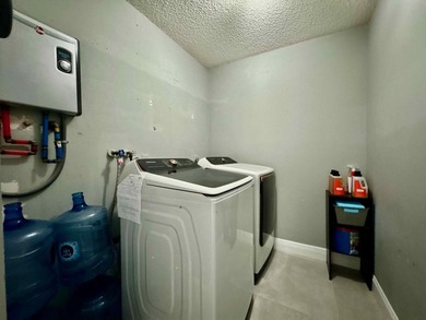 Come and see this 3-bedroom, 2-bathroom single-family home - photo 22