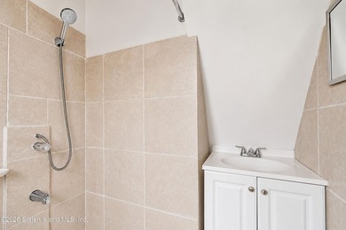 Detached under 500k is almost impossible to find ! Dont miss - photo 22