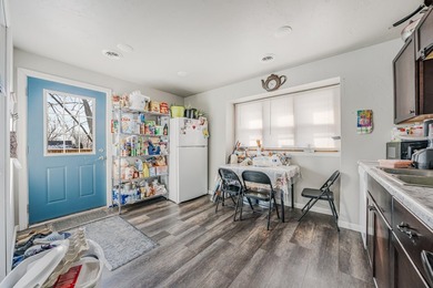 INVESTOR OPPORTUNITY - Huge up/down duplex with upper unit - photo 23