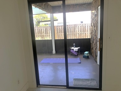 Great location, has new metal roof, new appliances, countertops - photo 31