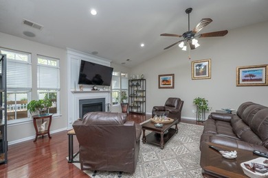 CONVENIENT GROWING LOCATION! GATED /SMALL LAKE/POOL COMMUNITY! - photo 10
