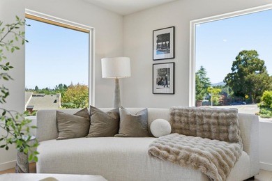 Newly completed after a comprehensive modern transformation - photo 25