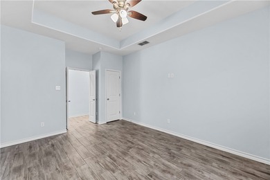 You are looking at a Stunner! This custom home with 4 beds and 2 - photo 33