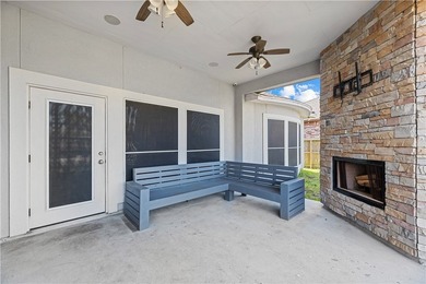 You are looking at a Stunner! This custom home with 4 beds and 2 - photo 37