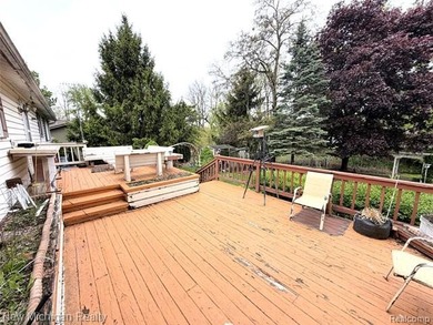 This spacious ranch offers a rare opportunity to enjoy lake - photo 9