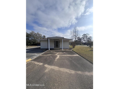This 1,823 SF medical office building is move-in ready and - photo 8