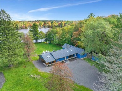 Stillwater Lake Home For Sale in Coolbaugh Pennsylvania