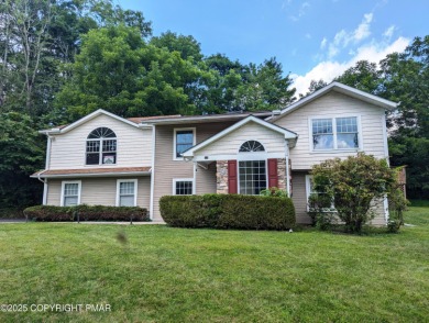Lake Home For Sale in East Stroudsburg, Pennsylvania