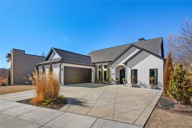 Located in the desirable Clear Creek Patio Homes section of the - photo 2
