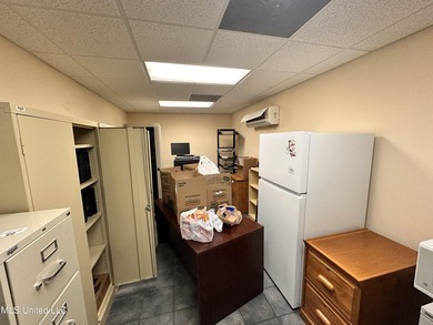 Exceptional Investment Opportunity: Premier Professional Office - photo 16