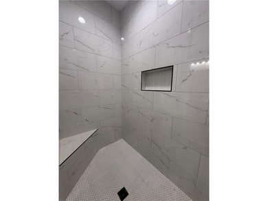 If you're looking for a brand new, one-level home on a large lot - photo 16