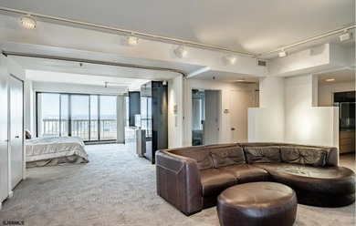 Gorgeous 3,474 SF Penthouse 34th Floor. 4-bedroom including - photo 22