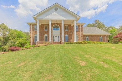 ELEGANT HOME, FIRST TIME ON THE MARKET! Welcome to this stunning - photo 3