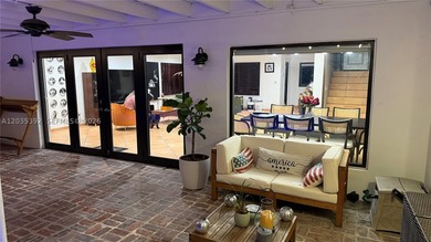 Investor's Dream on a Massive Lot in the Most Prestigious Area - photo 3