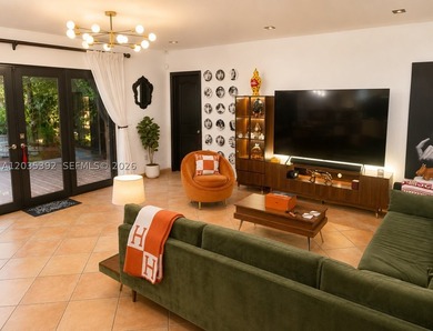 Investor's Dream on a Massive Lot in the Most Prestigious Area - photo 5