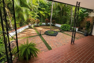 Investor's Dream on a Massive Lot in the Most Prestigious Area - photo 6