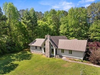 Beautiful home featuring 4 oversized bedrooms and 3.5 baths - photo 4
