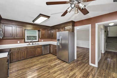 Coldstream Opportunity - Space, Character & Potential!Located in - photo 6