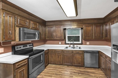 Coldstream Opportunity - Space, Character & Potential!Located in - photo 7