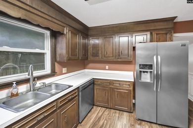Coldstream Opportunity - Space, Character & Potential!Located in - photo 8
