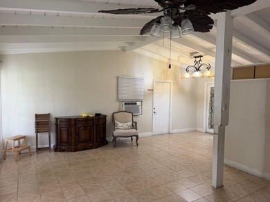Beautiful 2/1 with carport - shed - with w/d hookups - two - photo 2