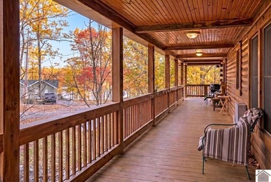 Exceptional Lake Barkley waterfront Eastern Red Cedar log home