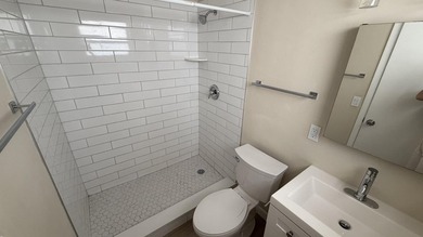 Welcome to this stunning, bright, and cozy 2nd floor condo! This - photo 7