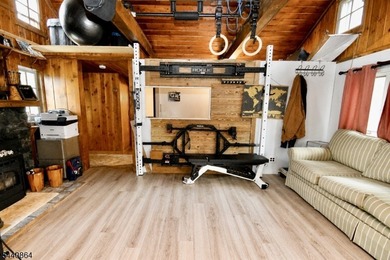 WOW! WELL KEPT ONE BEDROOM CUSTOM HOME LOCATED ON A CORNER LOT - photo 4