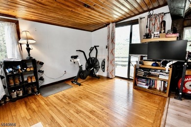 WOW! WELL KEPT ONE BEDROOM CUSTOM HOME LOCATED ON A CORNER LOT - photo 8