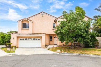 Charming 3-bedroom, 2.5-bath home in a prime Santa Ana location - photo 2