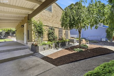 Wake up to breathtaking lake views and experience the best of - photo 3