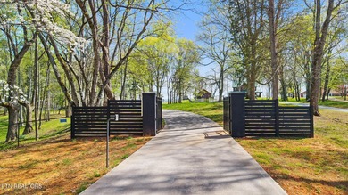 Waterfront Architectural Masterpiece Priced BELOW appraised - photo 4