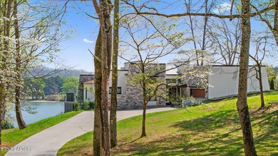 Waterfront Architectural Masterpiece Priced BELOW appraised - photo 6
