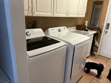 Well maintained double wide mobile home. Home features 2 - photo 6