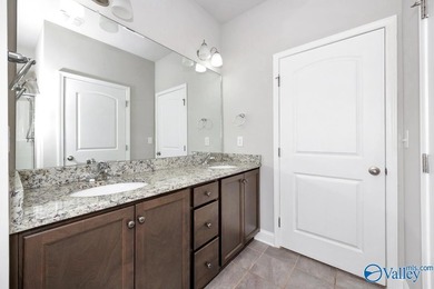 Low maintenance living in an active community! Single level - photo 12