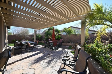 This well maintained 2 bed/2 bath home is located in the 55+