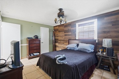 New Roof! Pool home! 3/2 plus bonus room! Huge backyard! Call - photo 10