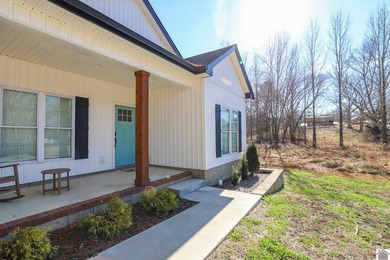 What a gem, basically brand new (built in 2023), lake - photo 4