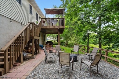 Welcome to 40 Shadowy Lane where charm, character, and West - photo 6